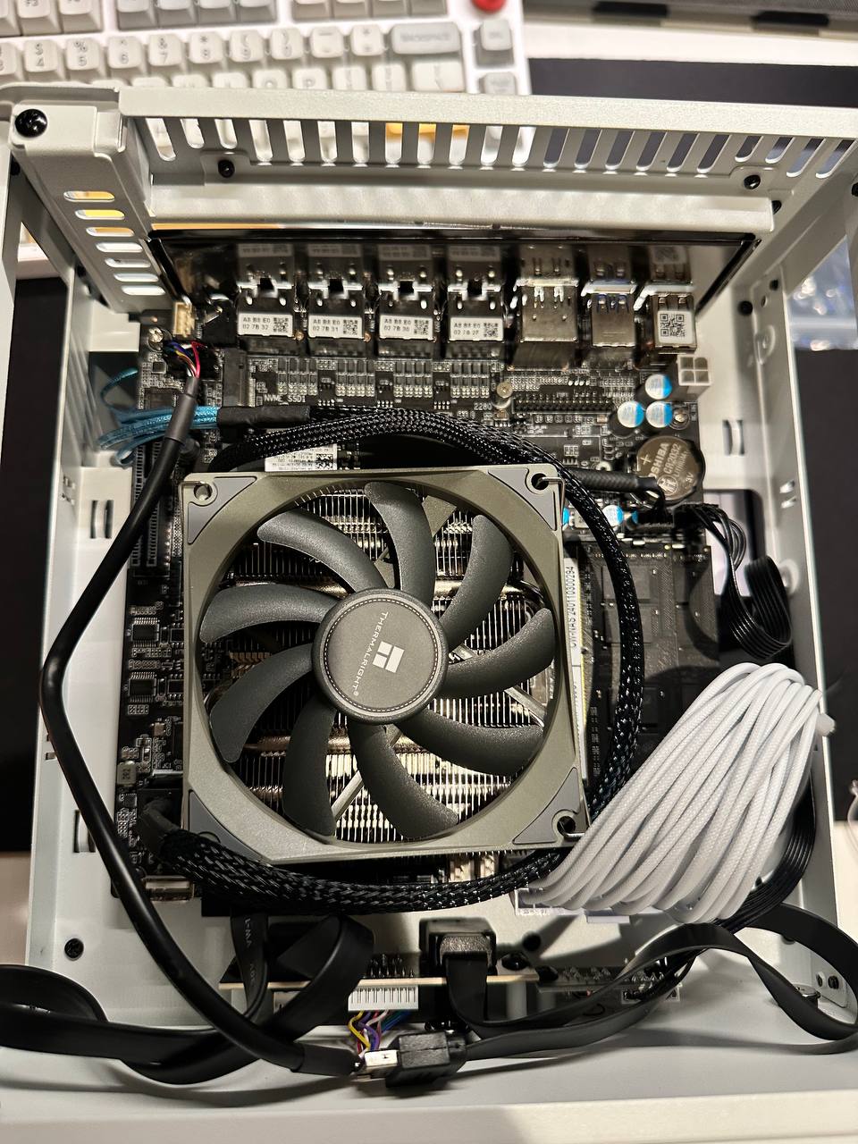 NAS motherboard and cooling assembly